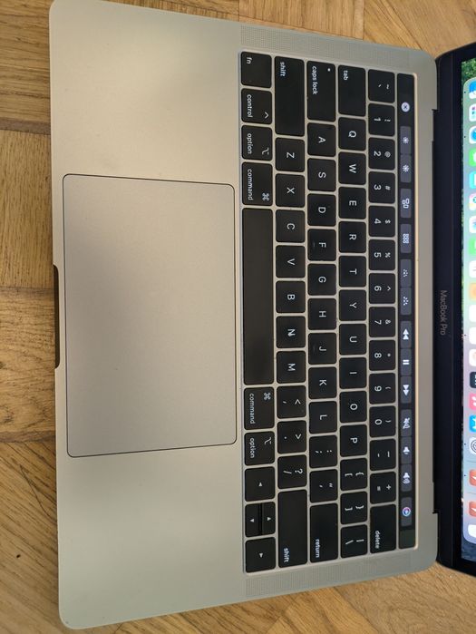MacBook Pro, 2019/2020, 13", і7,  8/256 ГБ.