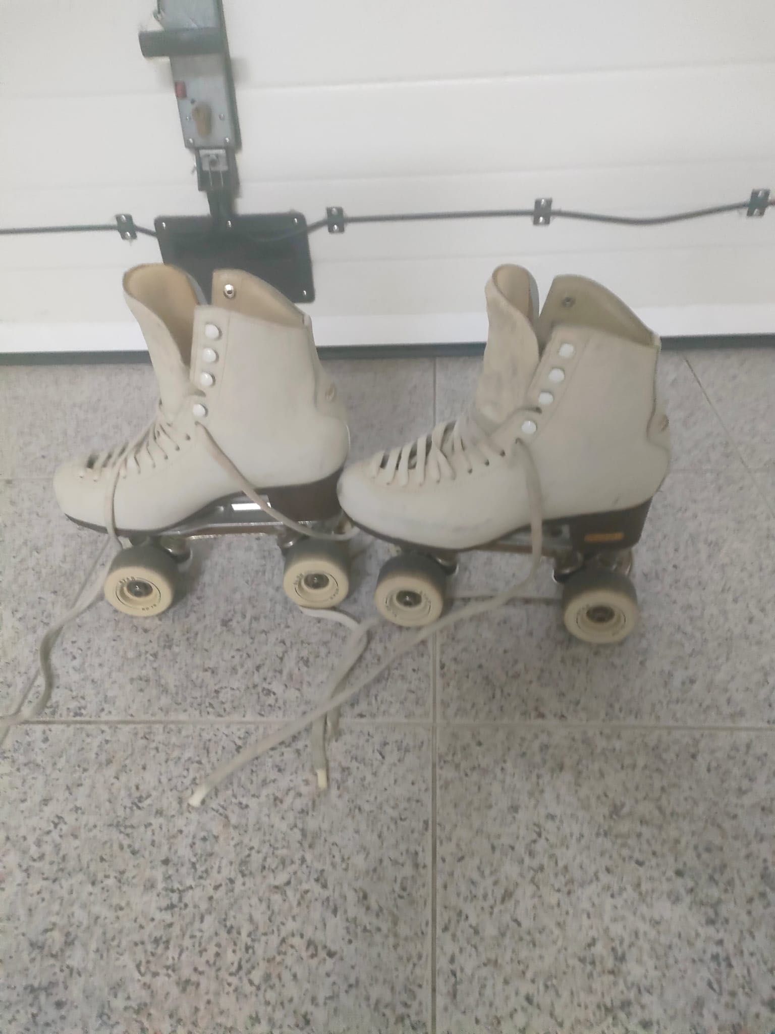 Vendo patins de competição