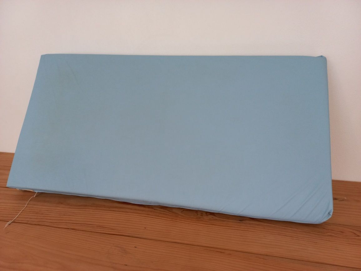 Cama de bebe em ferro