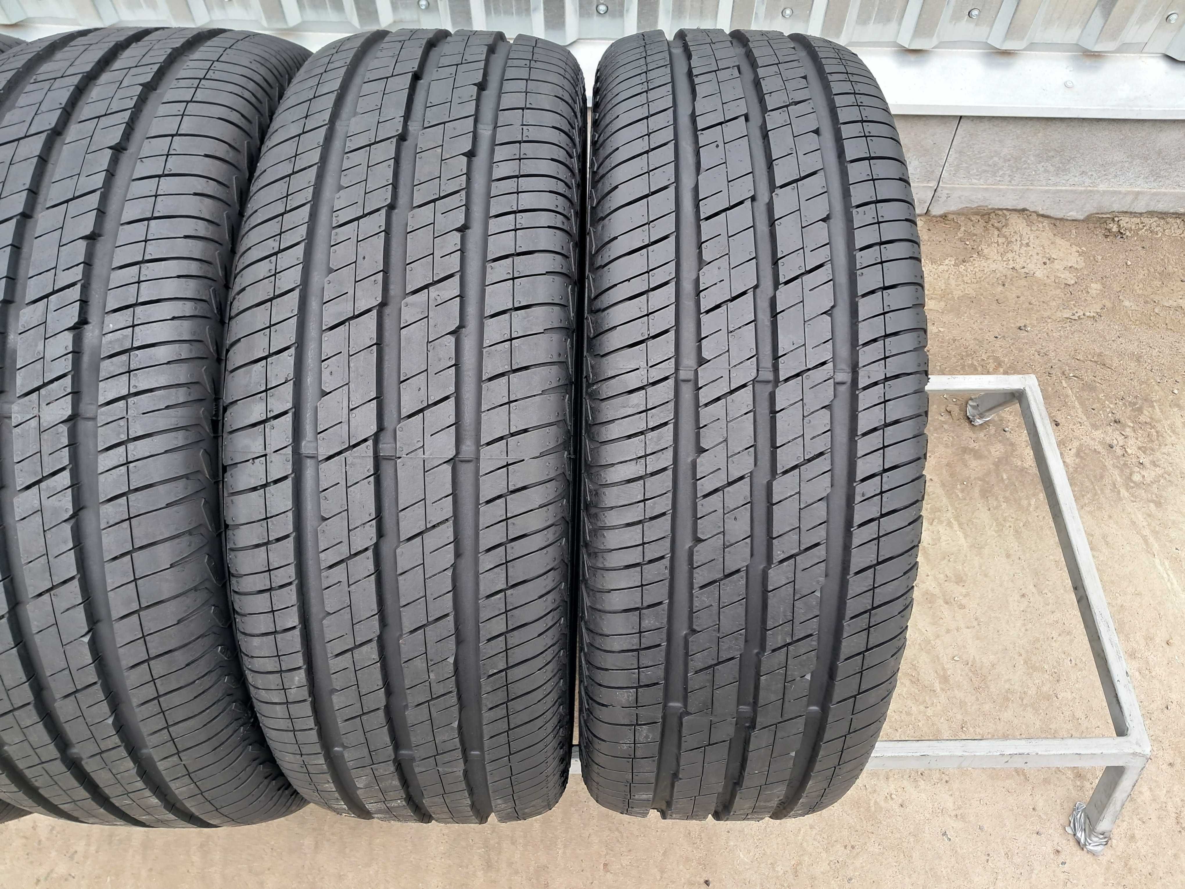 Резина літо НОВА Continental 235/65 R16C Vanco 2  121/119R