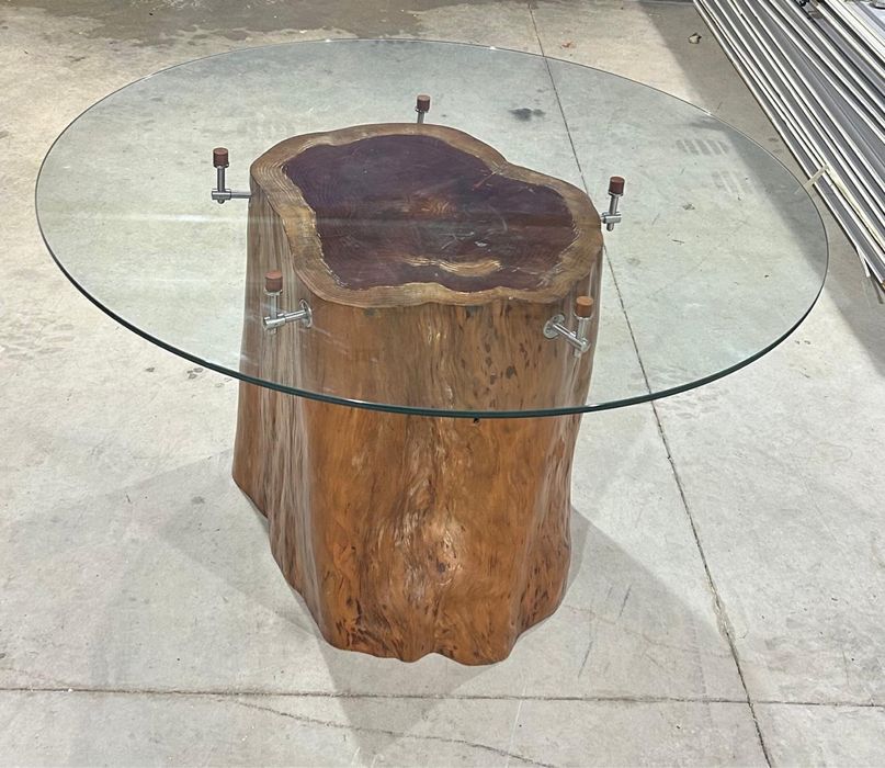 Mesa única em tronco de madeira - Rara