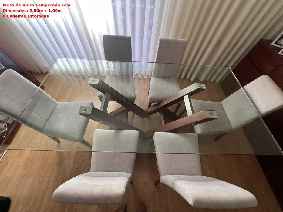 Mesa de Jantar em Vidro e 6 Cadeiras - Design Moderno e Elegante