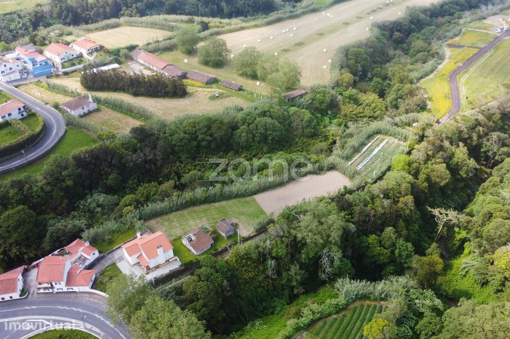 Propriedade com Ruína e Vista Mar – Candelária, São Miguel