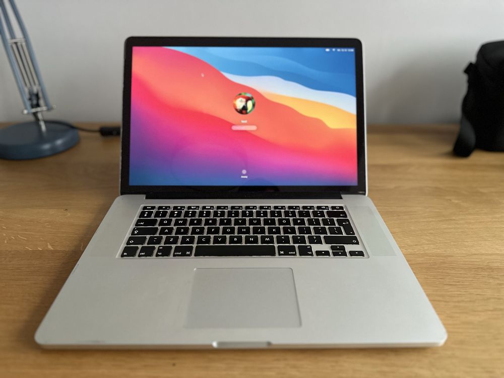 Apple MacBook Pro (Retina, 15-calowy, model A1398) + pudełko/zasilacz