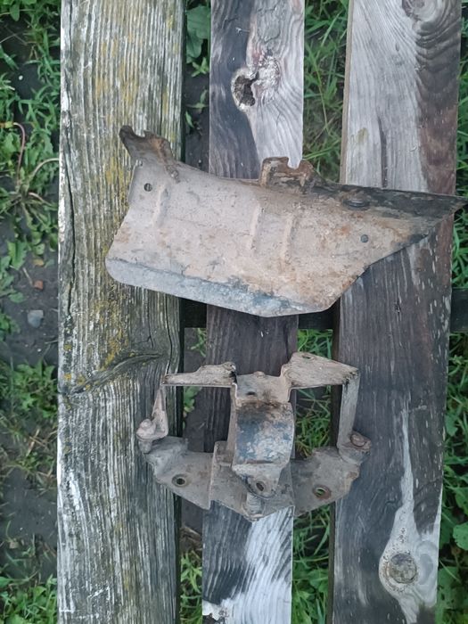 Кріплення бензонасоса Опель Вектра А