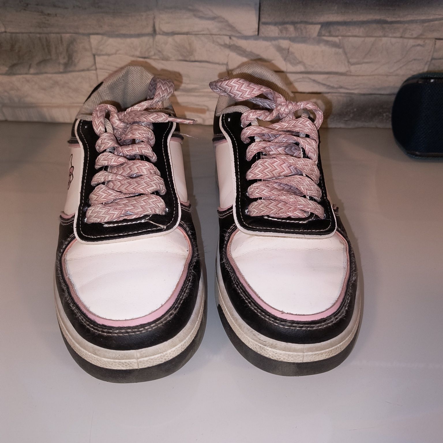 Adidasy hello kitty cropp
