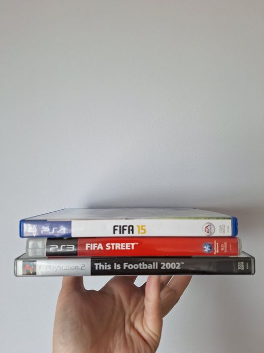 Jogos Fifa para PS3 e 4, TIF para PS2 (5 euros cada um)