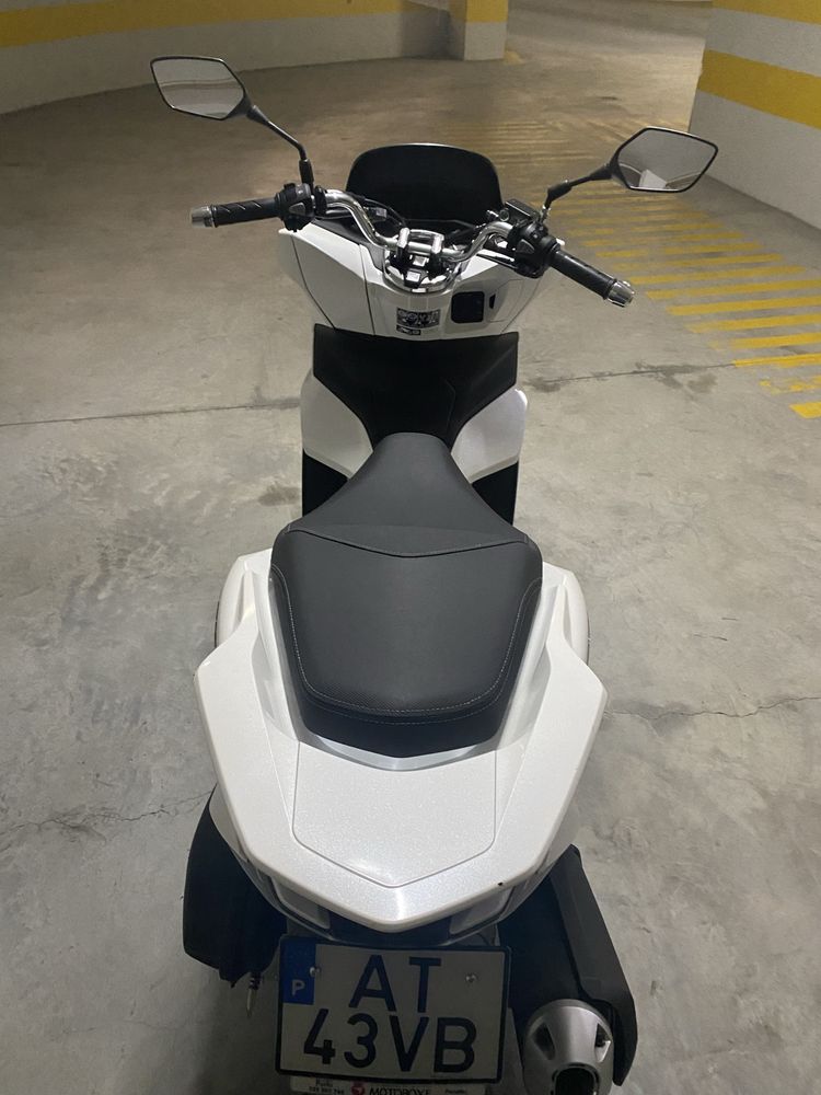 PCX com 1750km Particular ainda em garantia