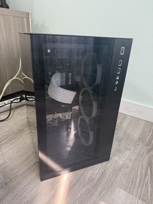 Torre gamer em perfeito estado