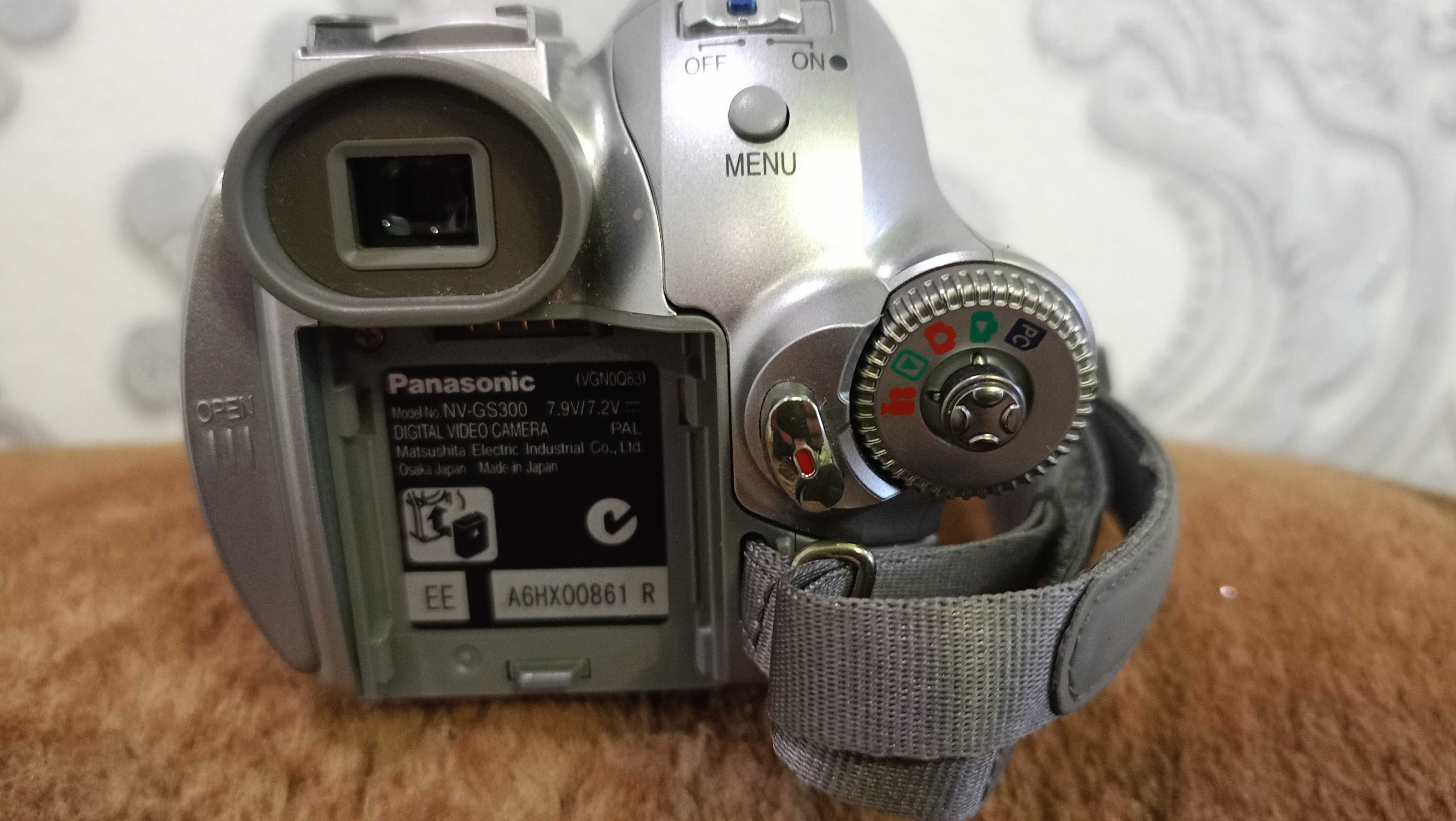 Продам відео камеру Panasonic NV-GS300 (як нова)