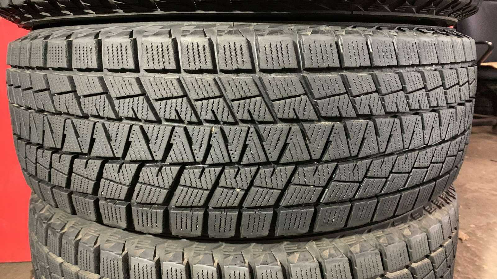 225/65/17 Bridgestone Blizzak DMV-1