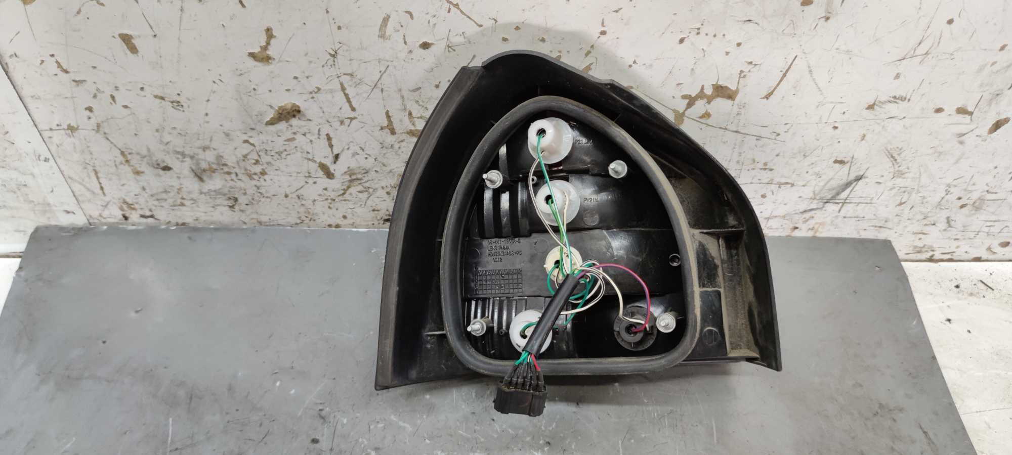 Audi A3 8L Lampa Prawa Tylna Prawy Tył PT Black Smoke Depo Dymiona