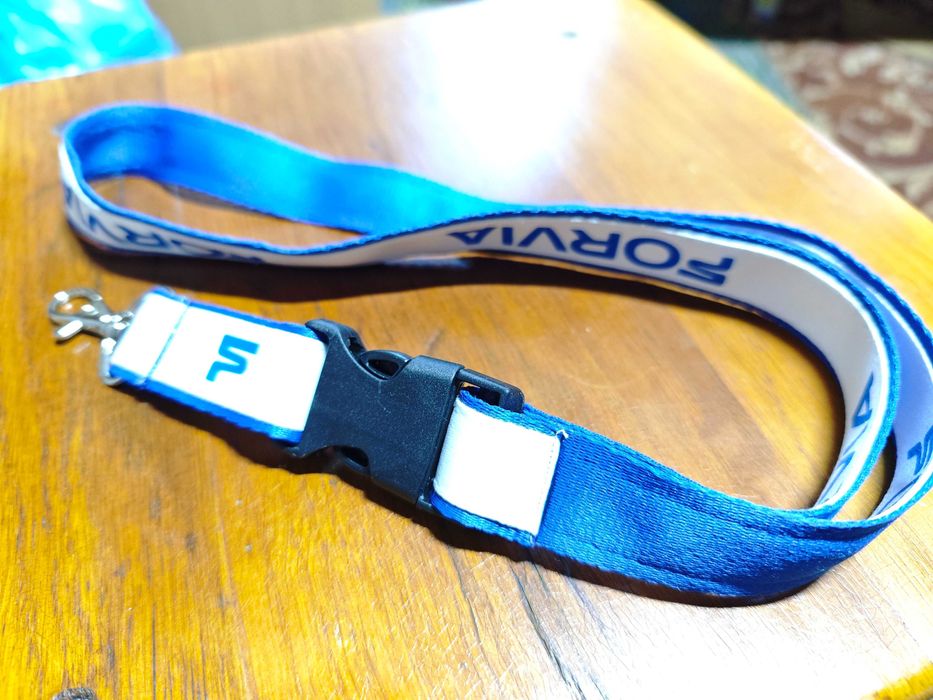 Регульований ремінець для телефону з карабіном