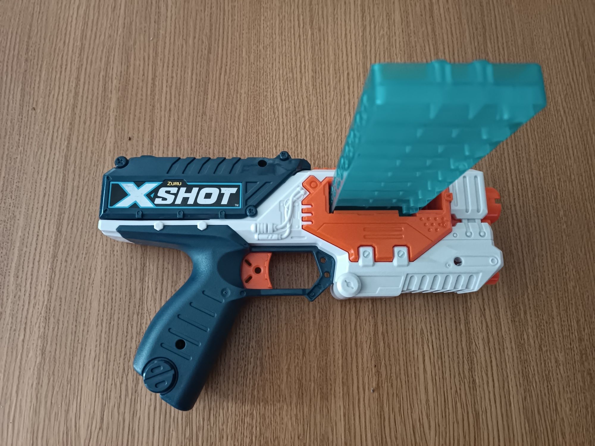 Zuru x shot pistolet