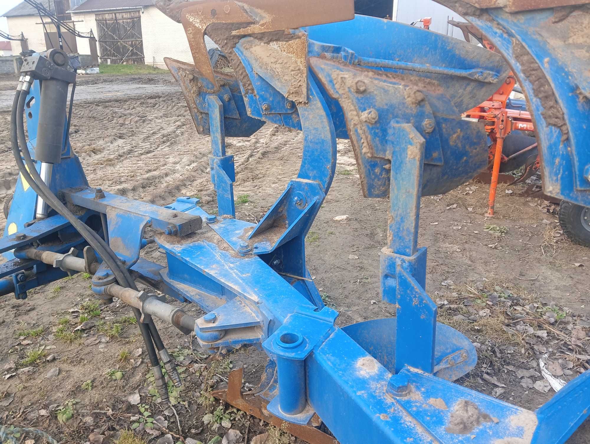 Pług Overum 3 skibowy