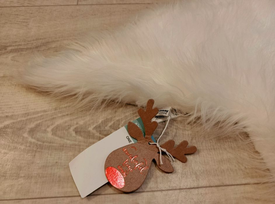 Dywanik biały gwiazda Sinsay