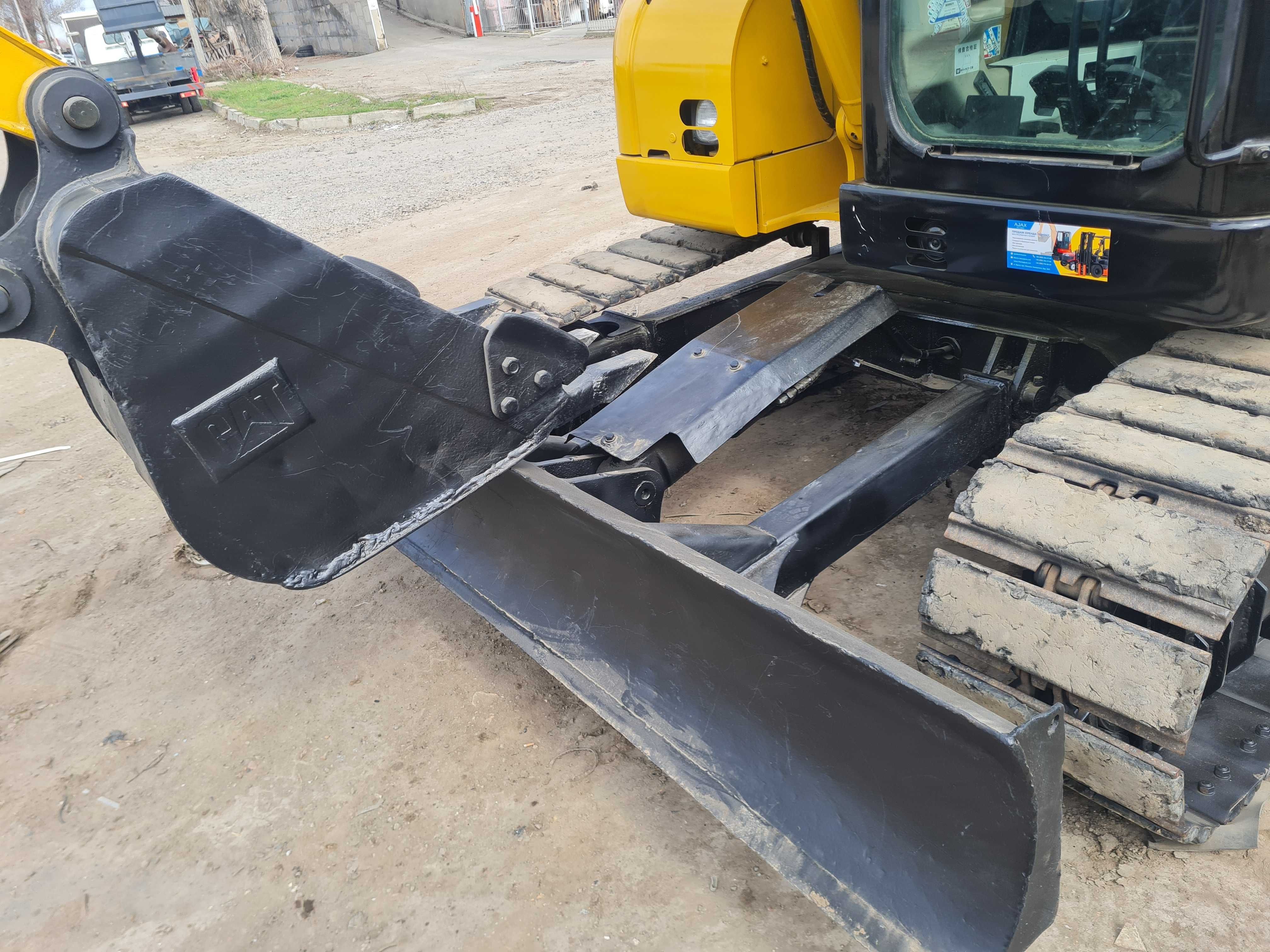 Екскаватор CATERPILLAR 308C