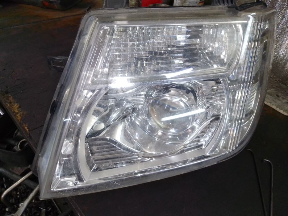 Фара ліва на нісан патфаіндер R51.номер деталі 260605X00A