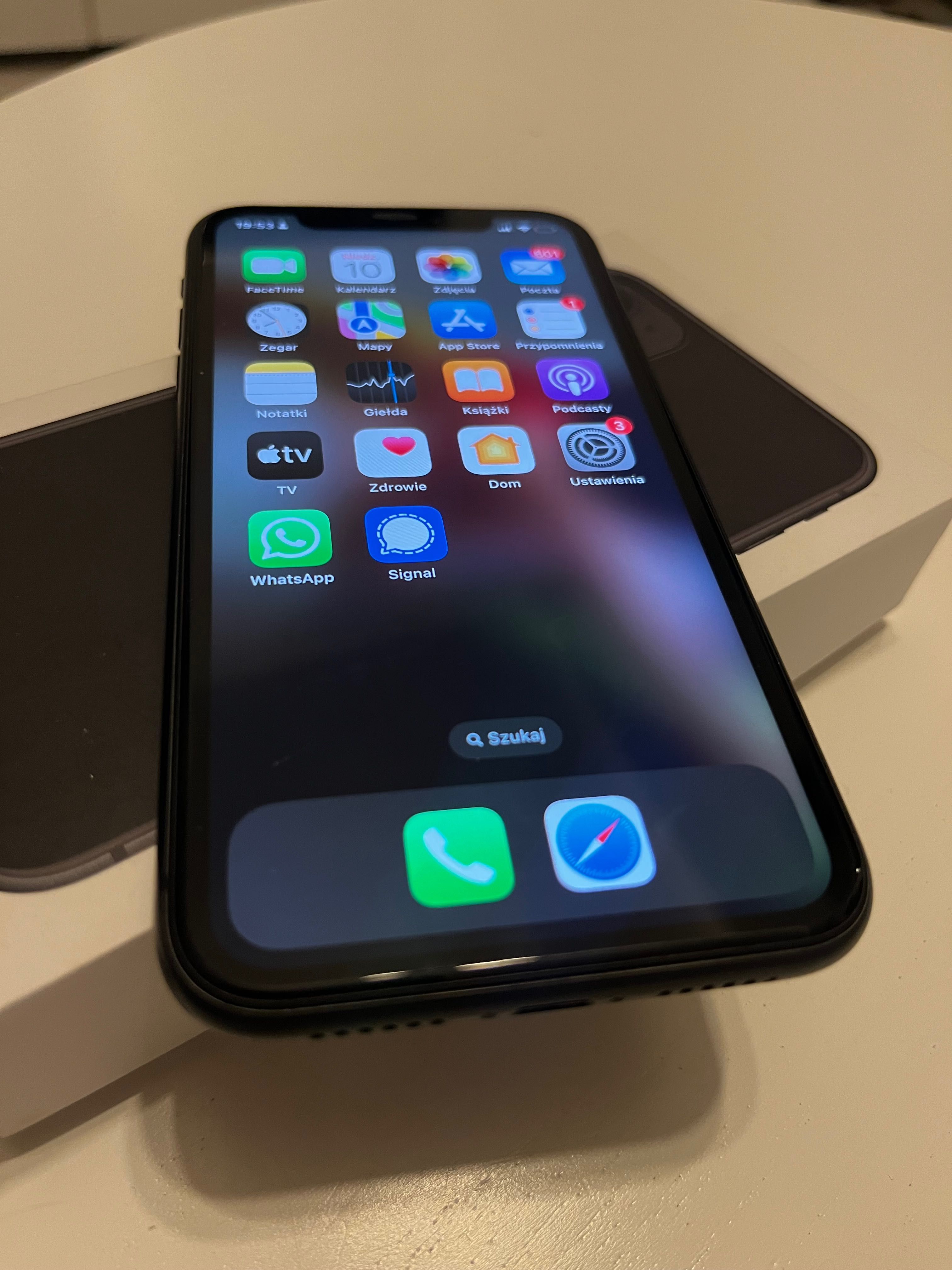 iPhone 11 100% sprawny, lekko pęknięty tyl