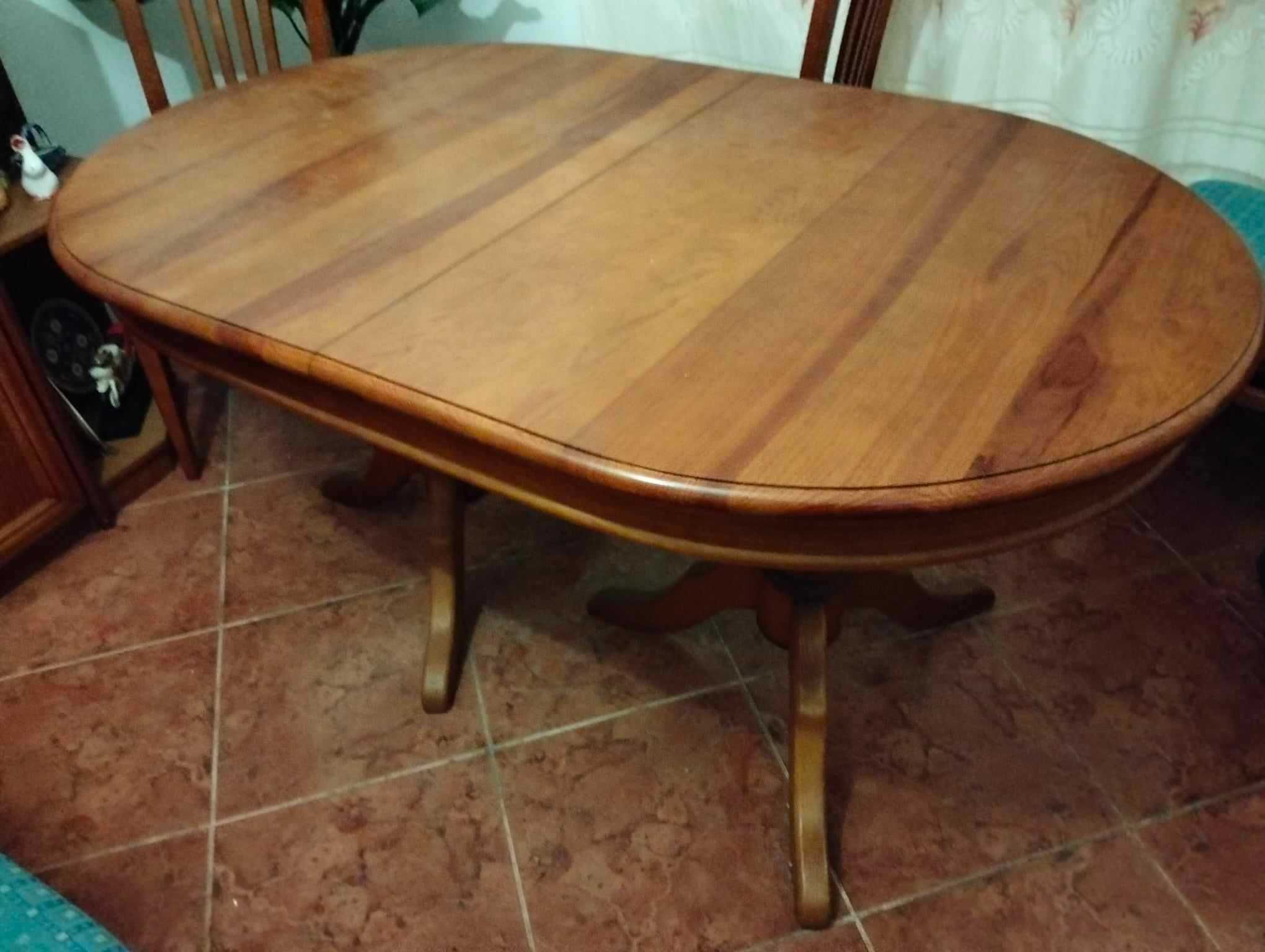 Mesa de jantar extensível