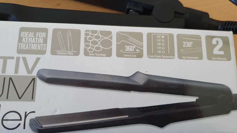 Prancha cabelo kerativ titanium pro styler