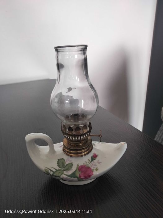 Lampka porcelanowa naftowa typu Chodzież