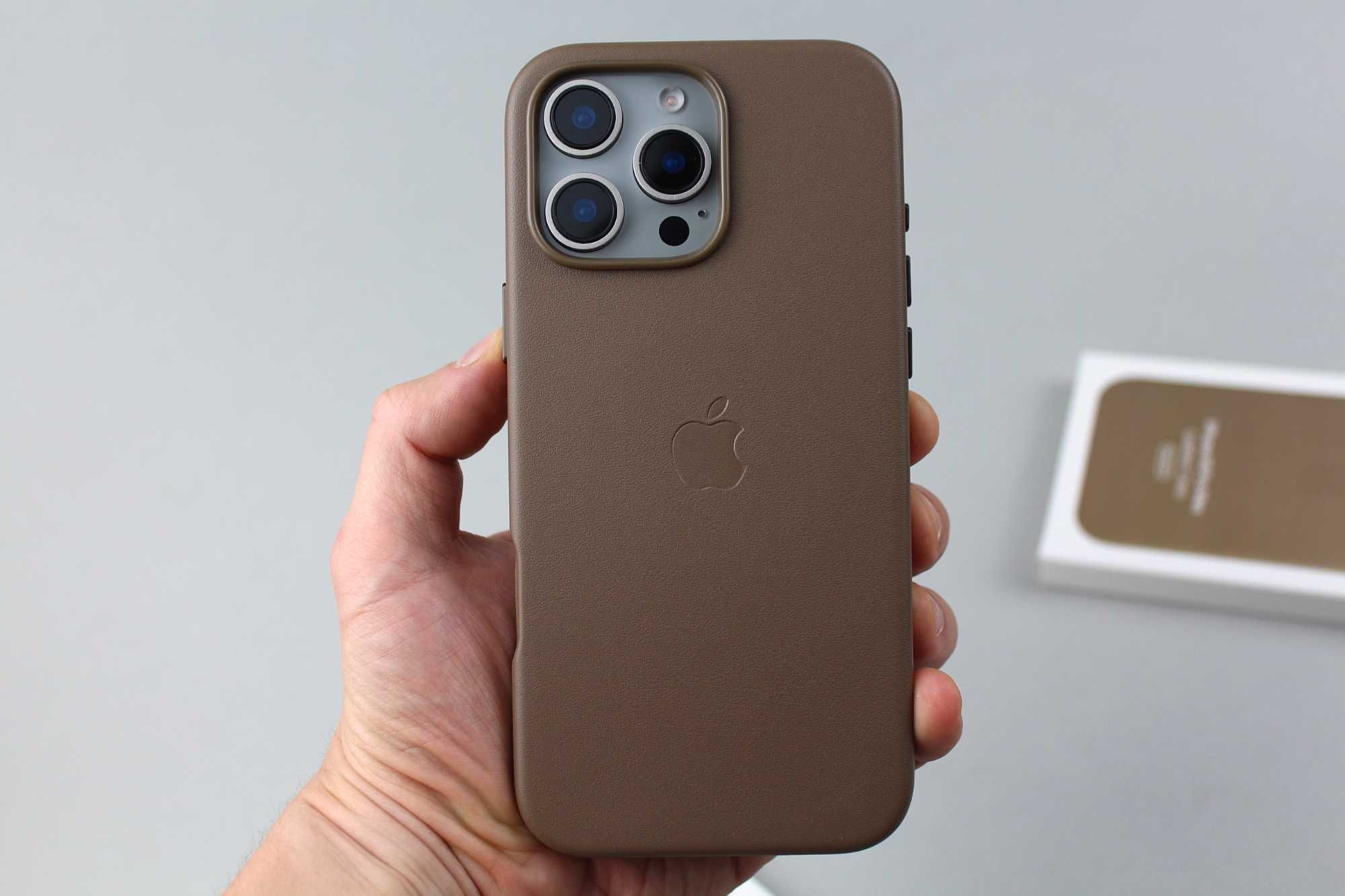 Чехол Leather Case iPhone 16 Pro / Max (Magsafe | Animation)