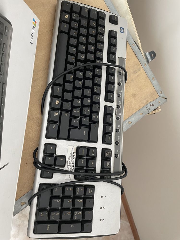 Teclado e rato de computador