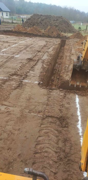 Usługi koparko-ładowarką koparka prace ziemne odwodnienia podbudowy