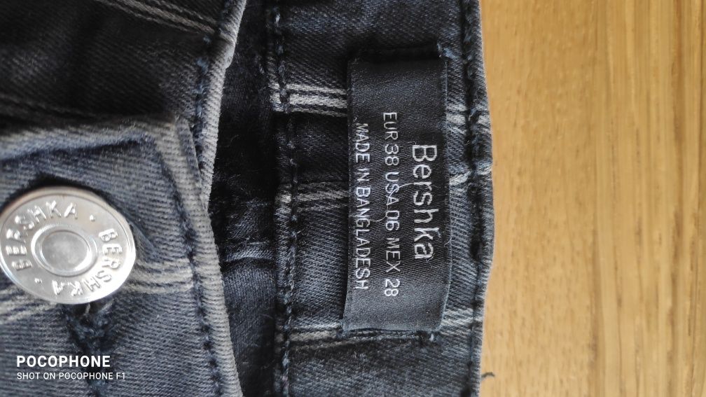 Spodnie w prążki Bershka skinny jeans rozmiar 38