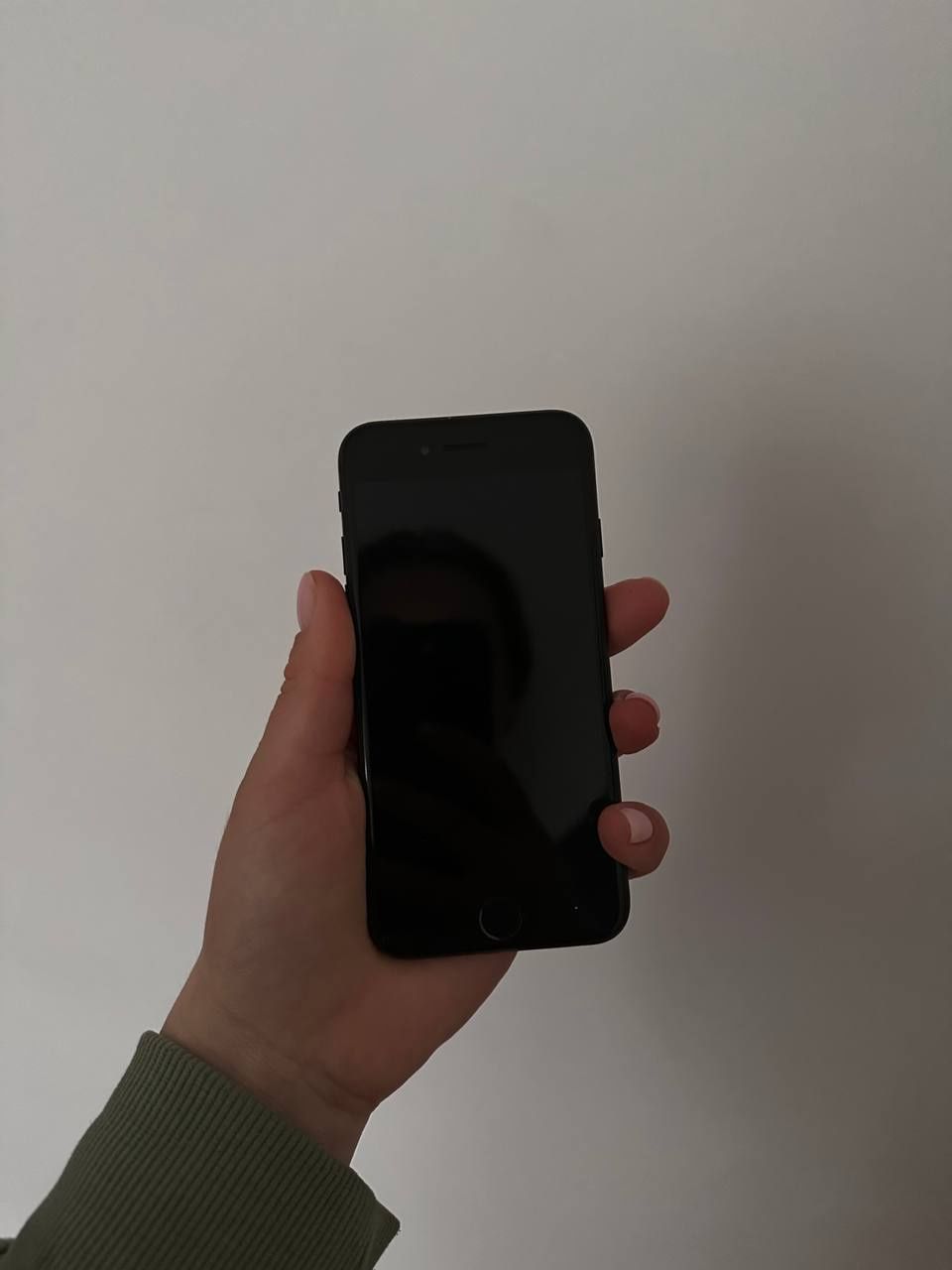 iPhone 7 32gb в черном цвете.