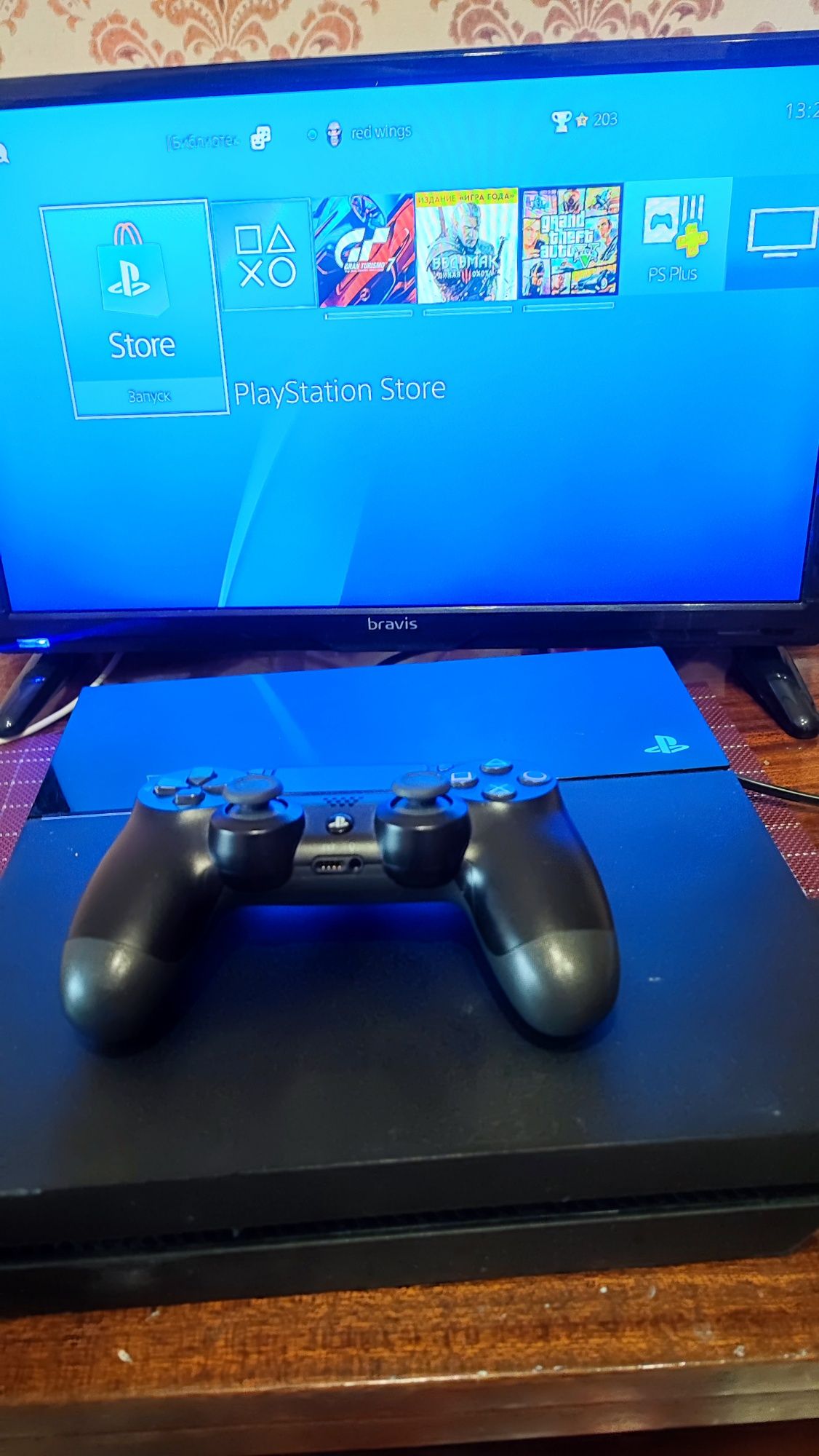 Sony PlayStation 4 500gb + Игры