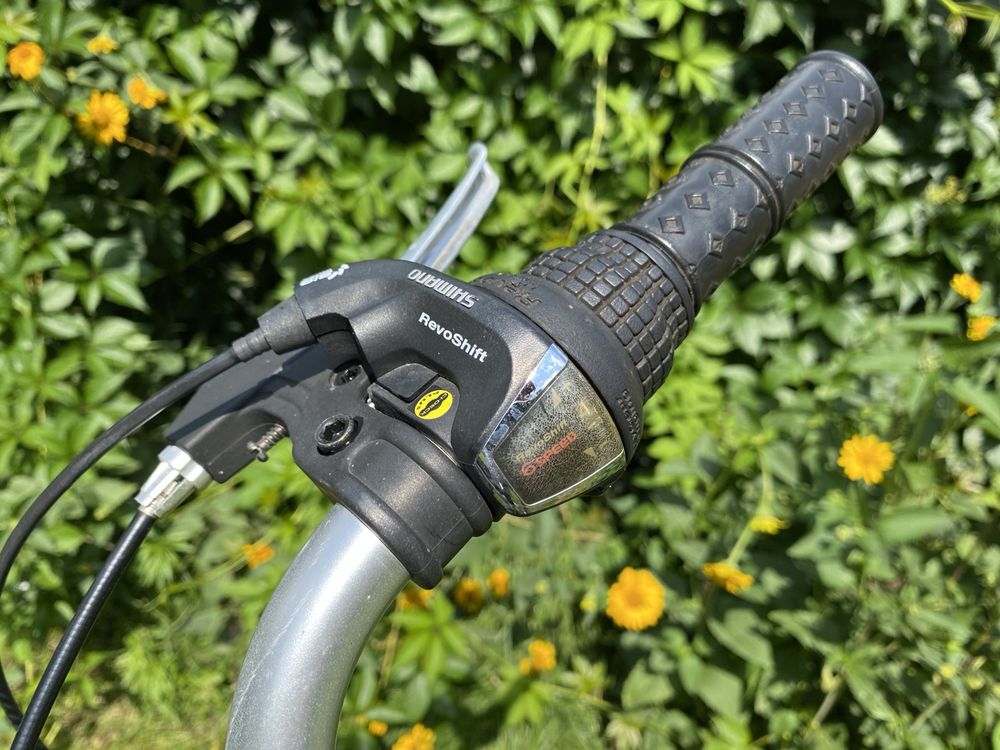 Rower miejski damski Btwin Elops 100 koła 26 rama S z koszykiem