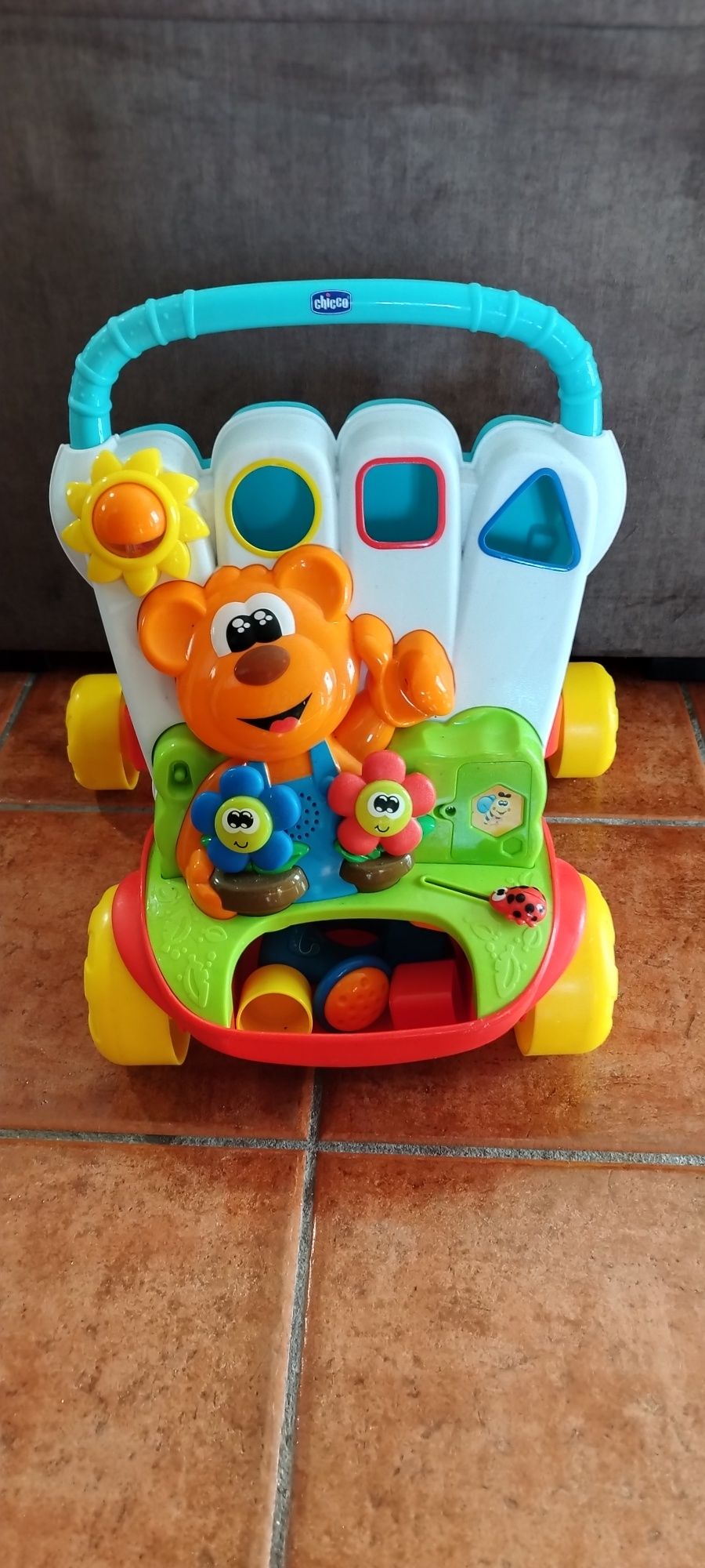 Andador Chicco interativo
