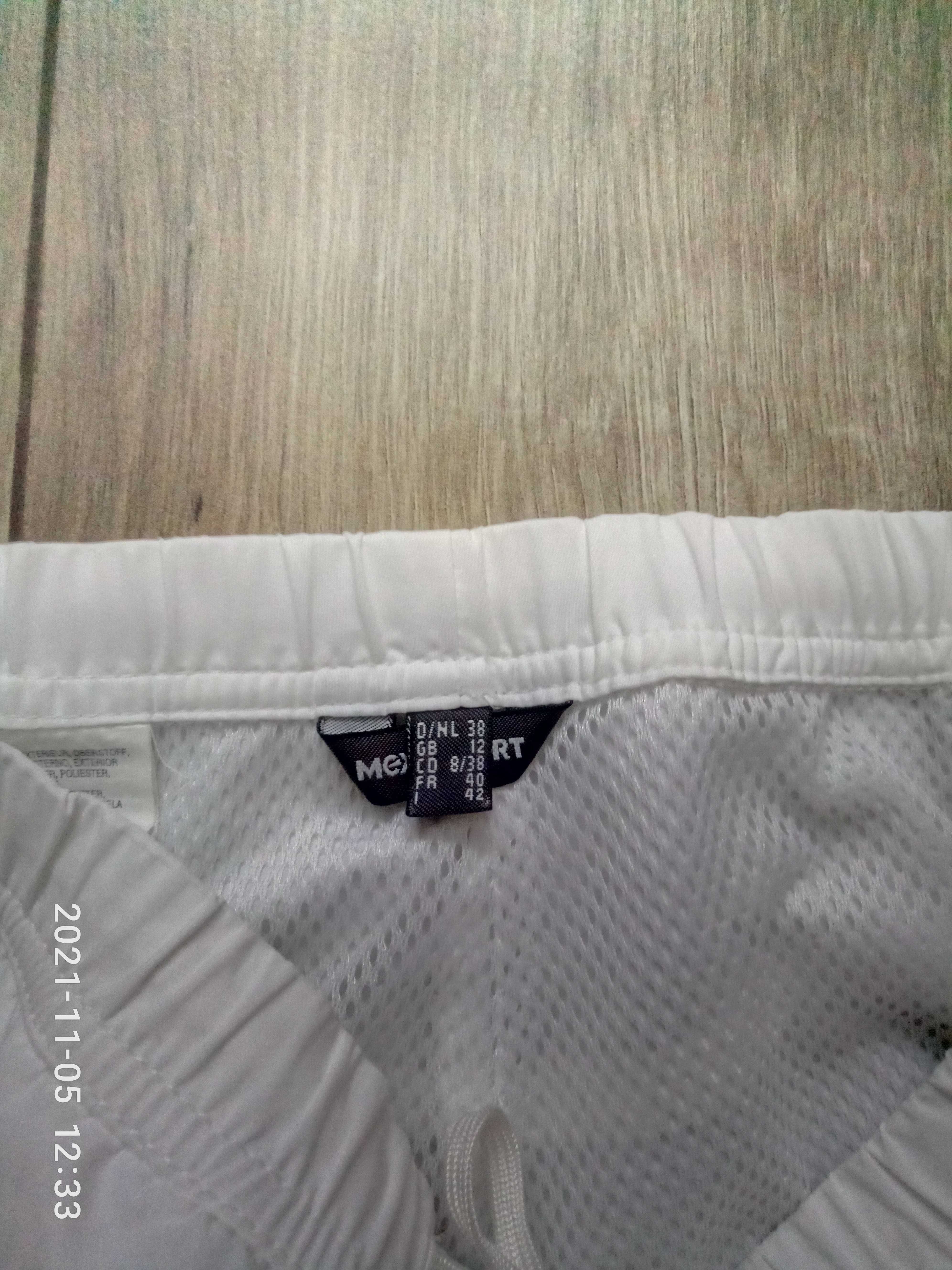 Спортивные  женские брюки Mexxsport р.42-44  белого  цвета.