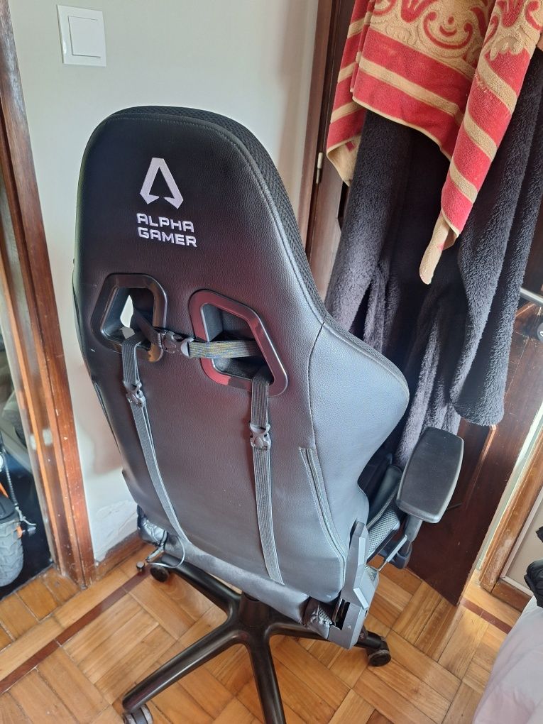 Vendo cadeira alpha gamer como nova