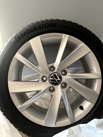 Golf GTE 2021 oryginalne opony z felgami