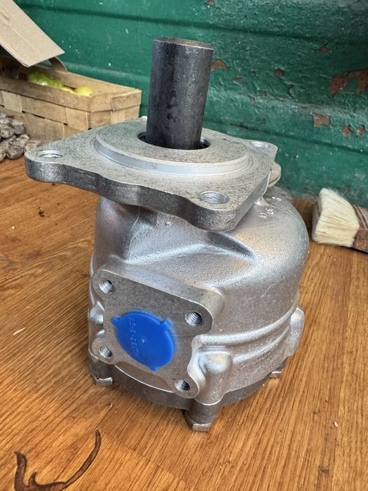 Насос шестерневий НШ 32(правий, круглий)