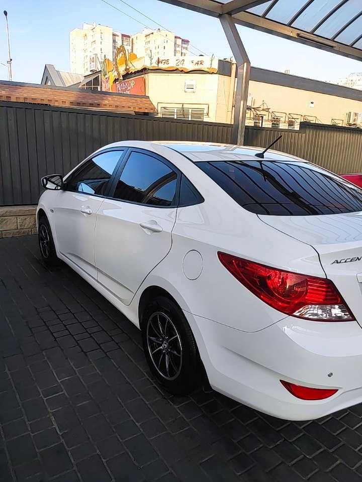 Hyundai Accent 2018 ,состояние отличное,заводской окрас!