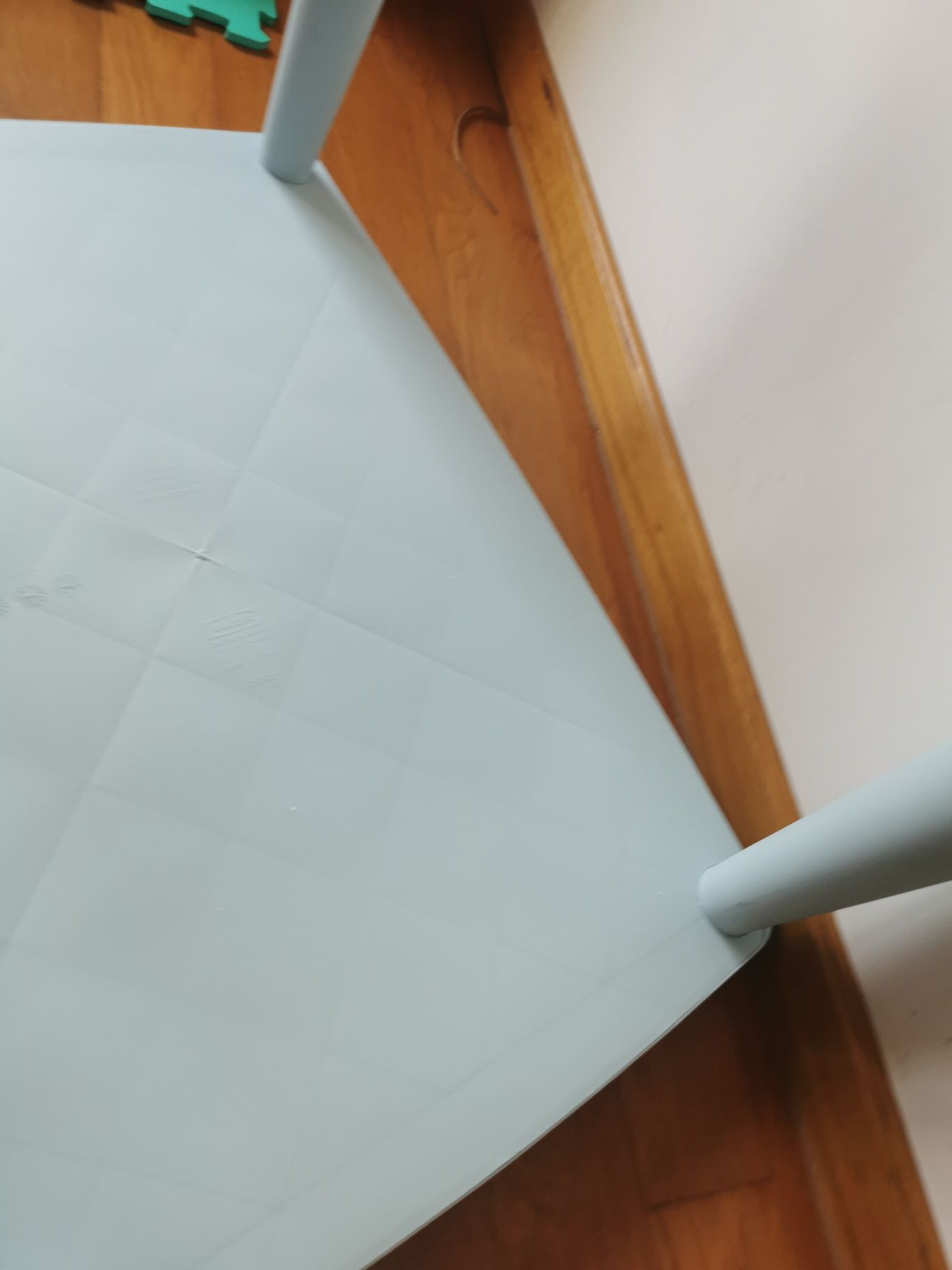 Mesa + cadeira azul IKEA