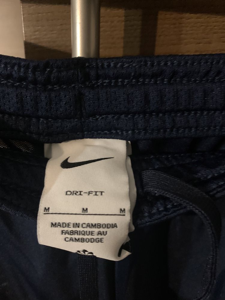 Spodenki  nike air m/l