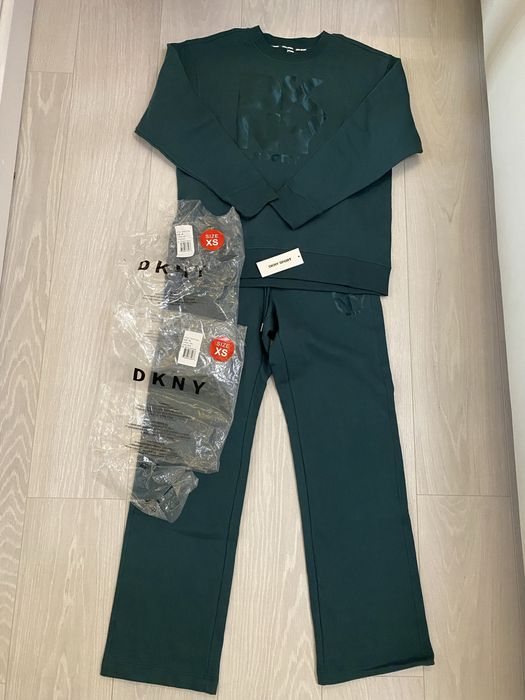 Костюм спортивний жіночий DKNY