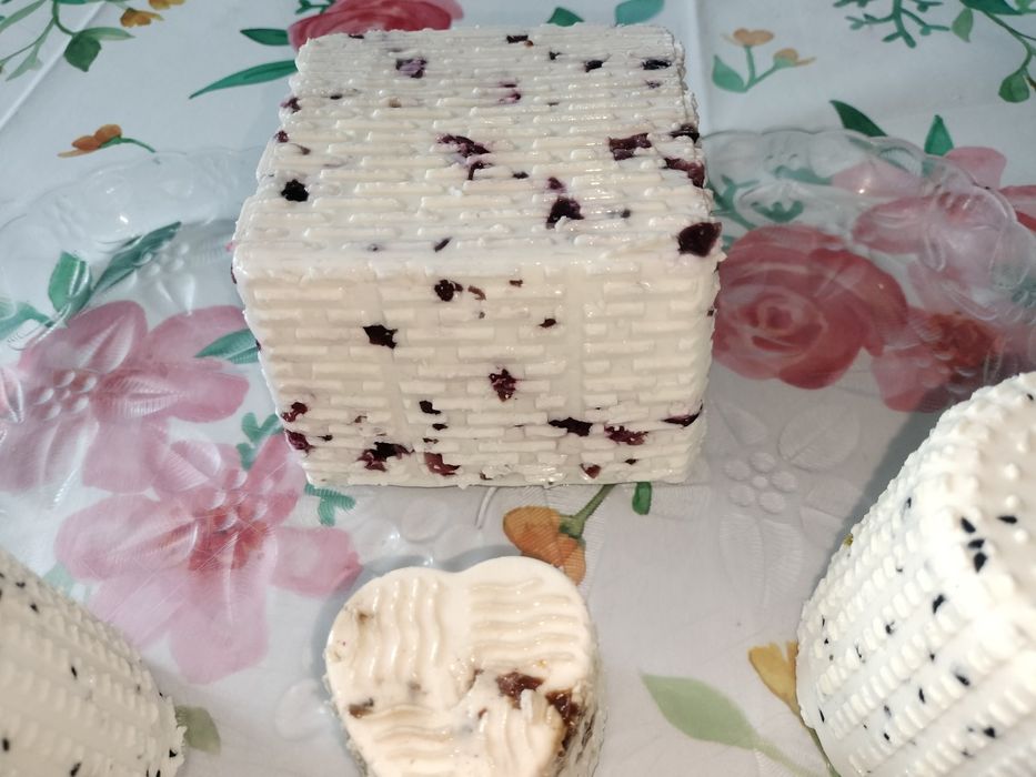 Sprzedam Mleko kozie i Ser Kozi Koryciński Podpuszczkowy oraz Twaróg