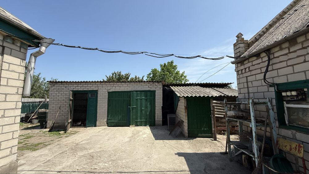 Продається житловий будинок у селі Лобойківка, центр