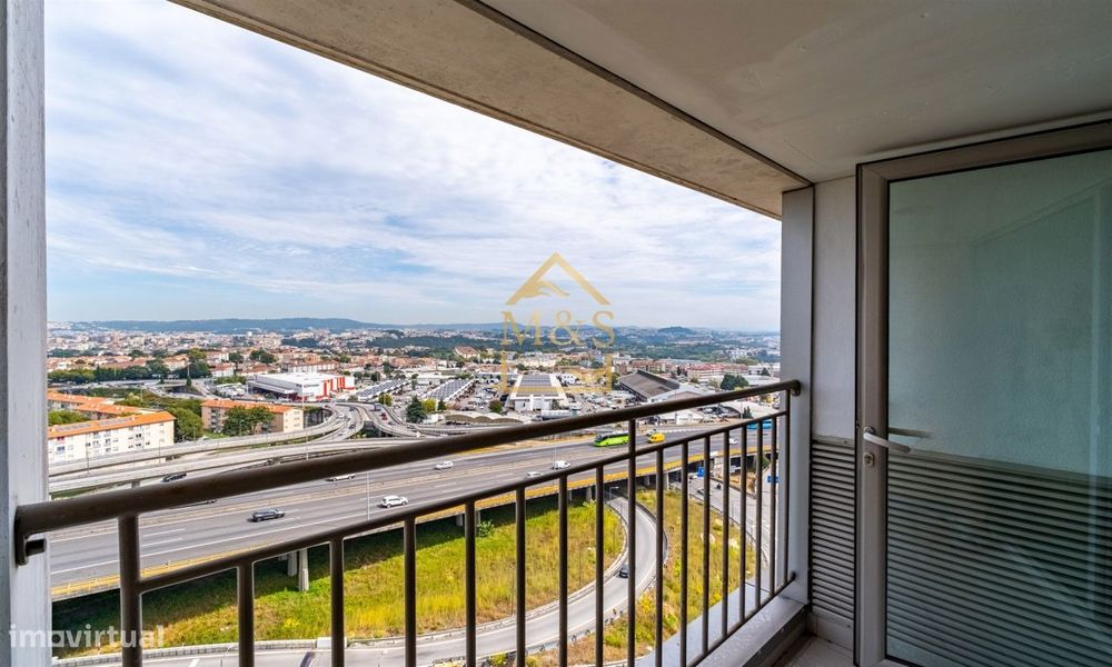 Apartamento T0 - Varanda, Garagem - Estádio Dragão - Antas - Porto