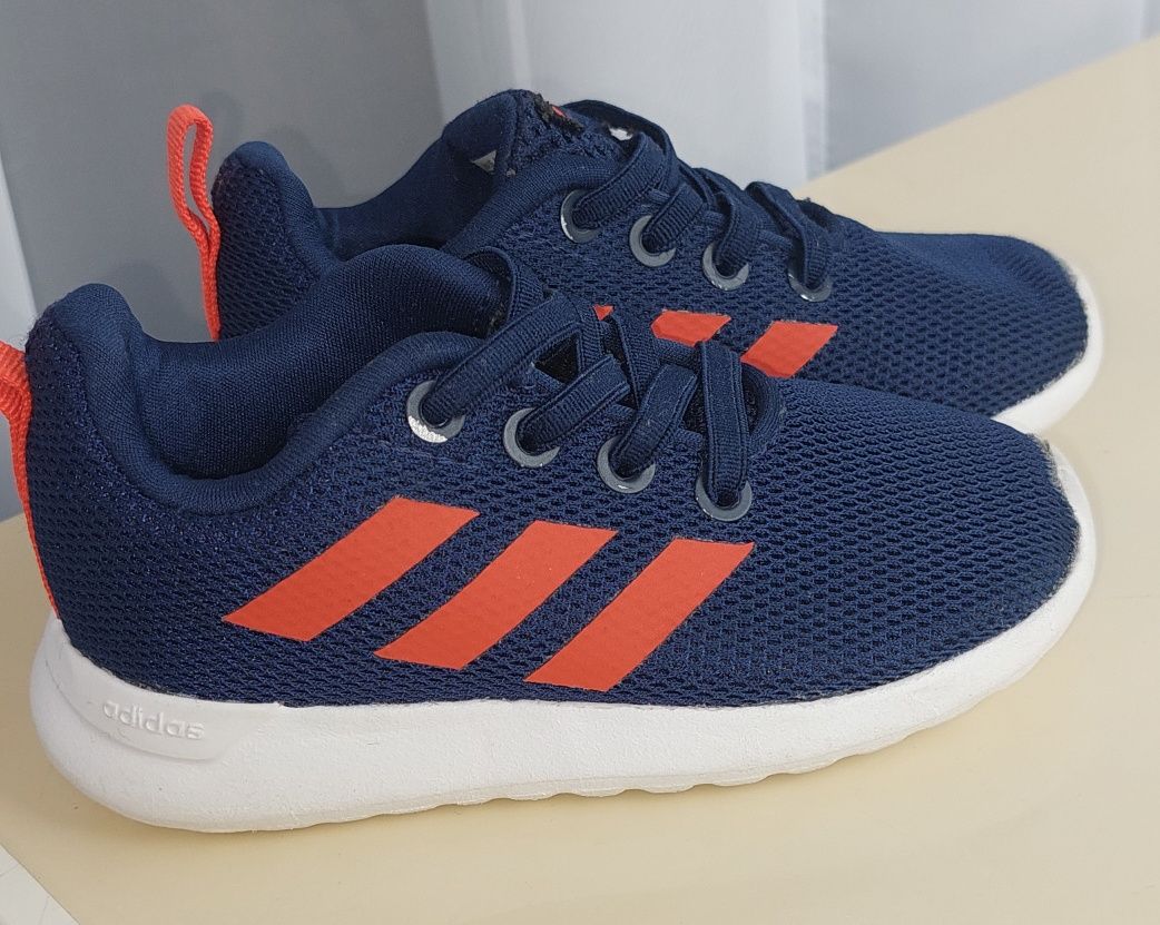 Кросівки adidas дитячі 22р