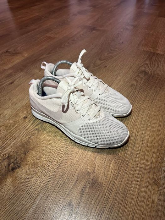 Кросівки Nike Wmns Flex Essential Tr