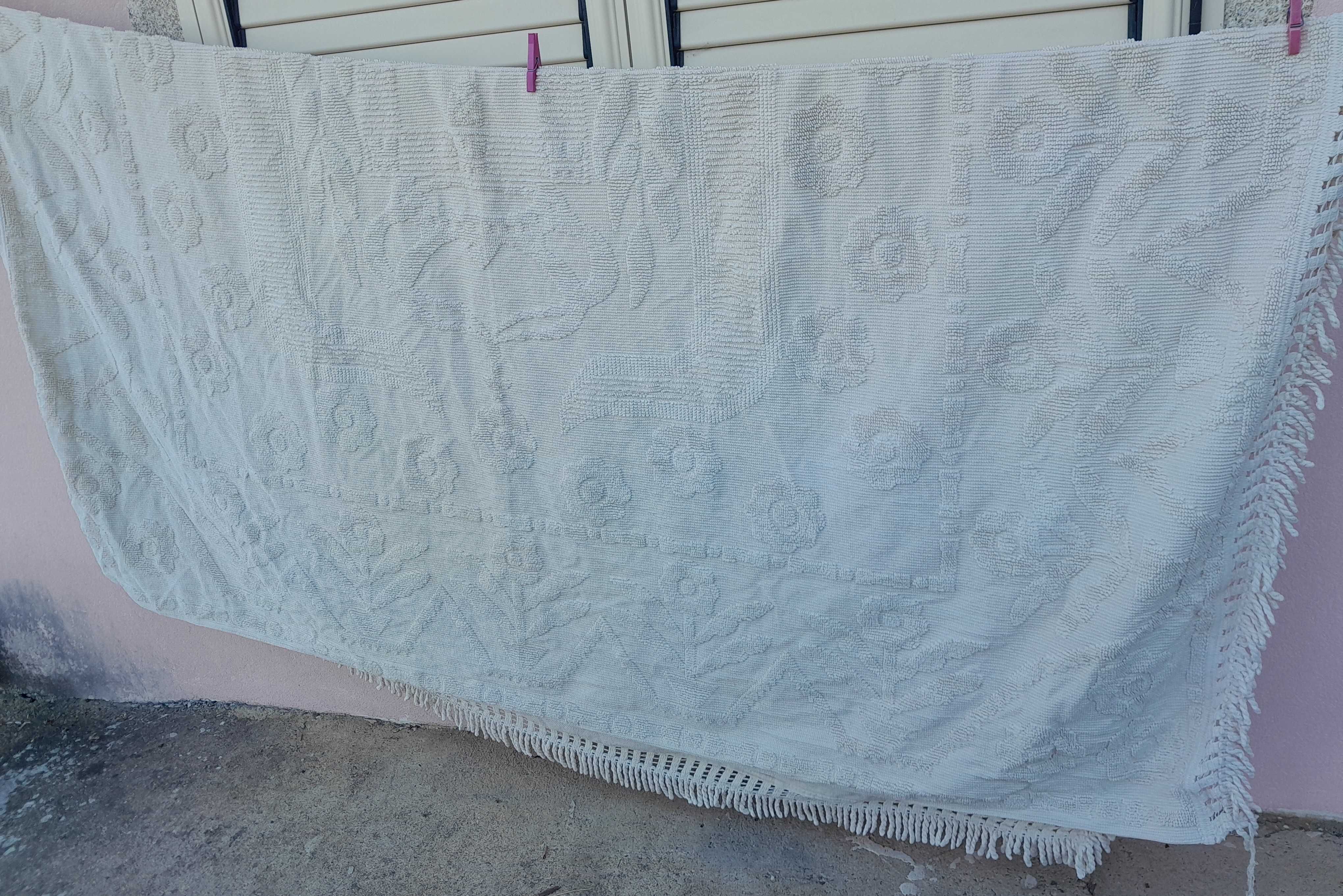 Colchas para cama casal antigas
