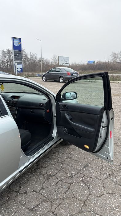 Toyota Avensis 2.0 дізель в гарному стані