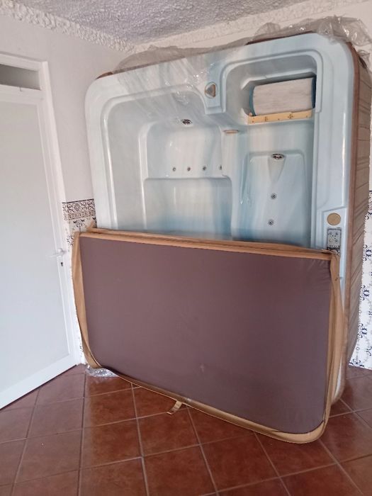 Jacuzzi trazido da Suíça